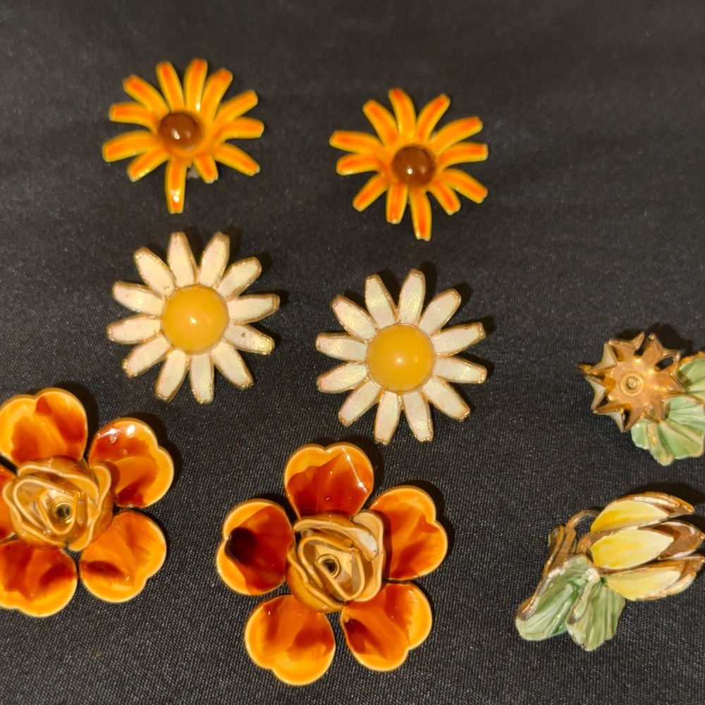 Vintage Floral Enamel Earrings Set Costume Jewelry
